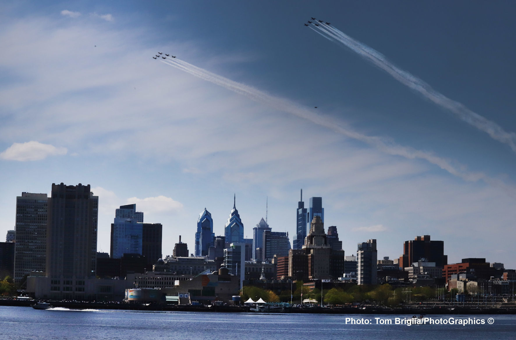 Blue Angels-Thunerbirds Fly over Philadelphia and Camden